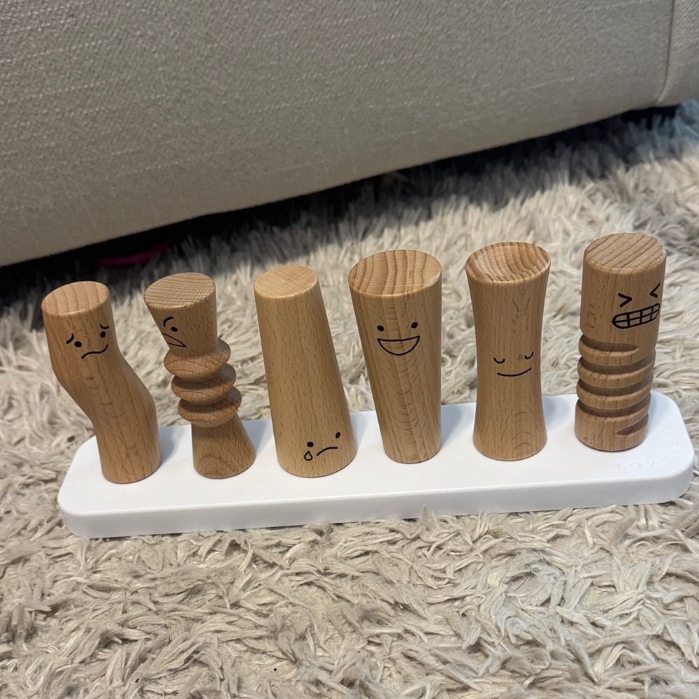 LOVEVERY - Wooden Emotion Dolls
